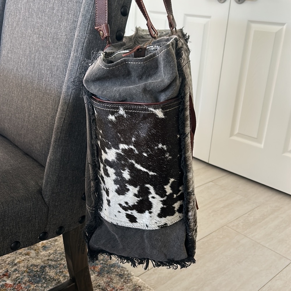 Sold!!! Myra boho/western weekender with amazing chocolate leather!!! - Picture 4 of 7